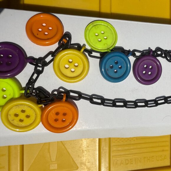 80s Button Charm Plastic Necklace + Bonus Charm Chain - Picture 3 of 4